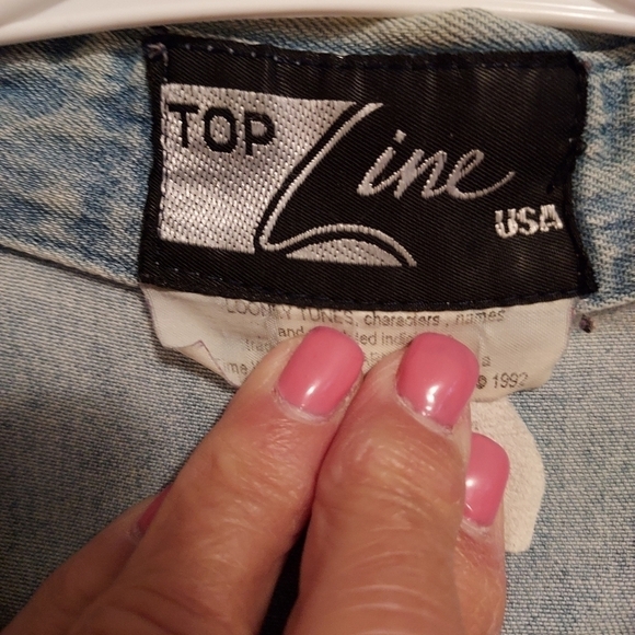 Looney tunes shirt small - Picture 4 of 6